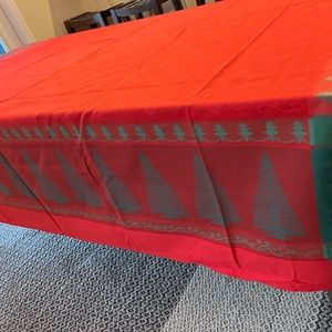 Red & green Christmas tablecloth